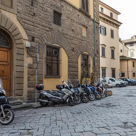 Eclectic In Santa Croce Apartamento