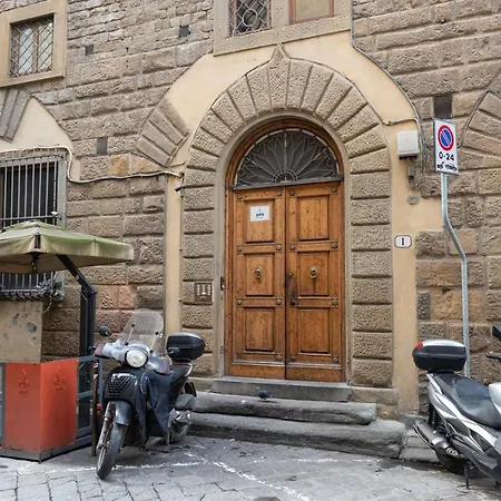 Eclectic In Santa Croce *